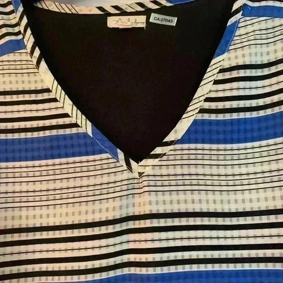 🔥🔥2/20$ Beautiful Antlia top. Back to school - Picture 4 of 6